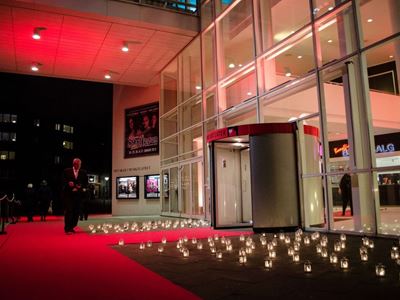 Hovedindgang Udefra 1200X795