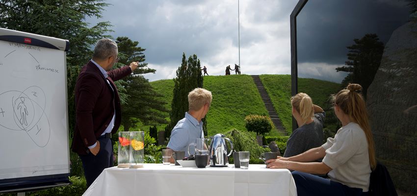 24855 Meetingvejle Hero WEB 19020X1080px2